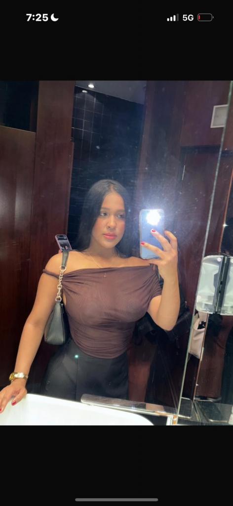607153650: Chica busca chico en Barcelona