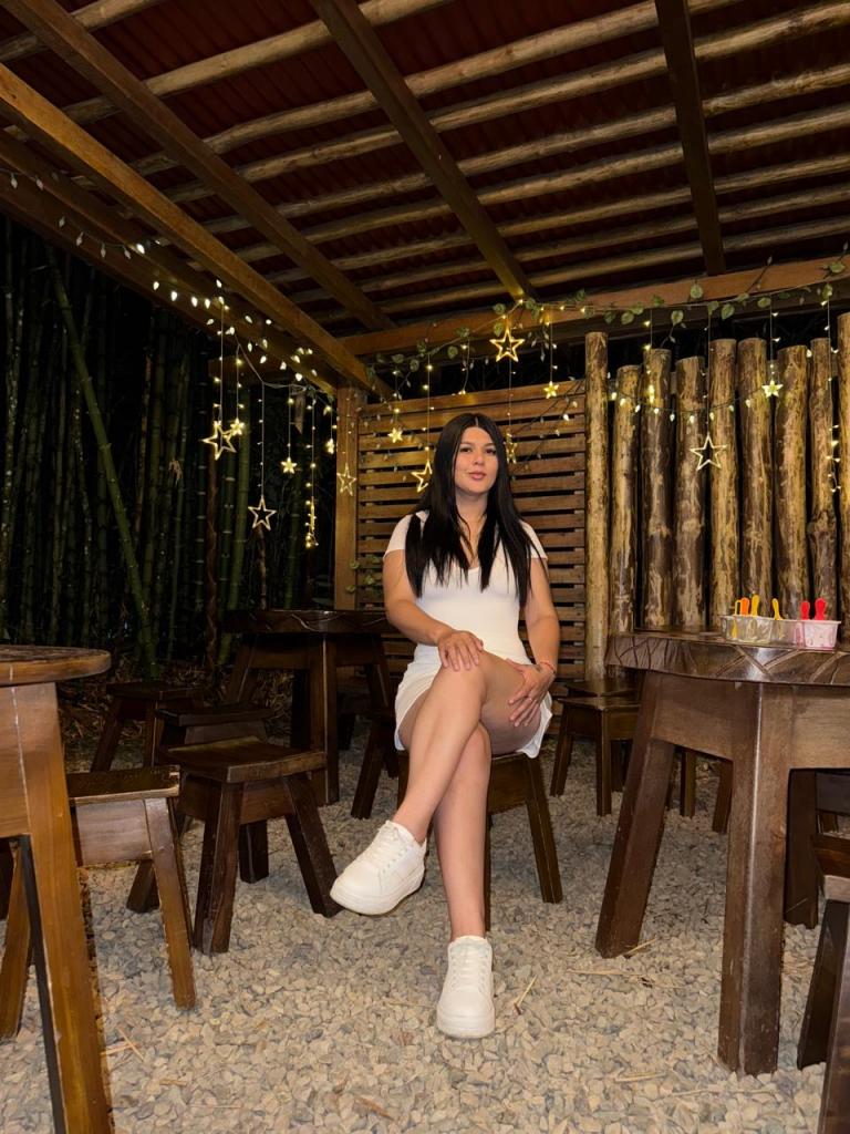 643053517: Chica busca chico en Murcia
