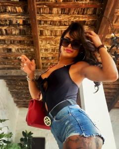 617219140: Chica busca chico en Ibiza