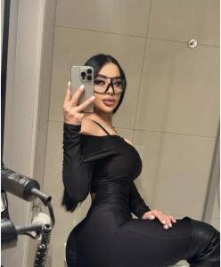 631015240: Chica busca chico en Gerona