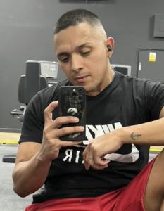 661053339: Chico busca chica en Cádiz