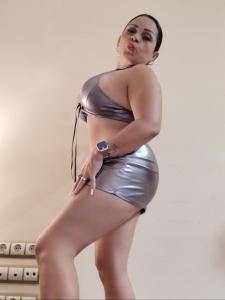 614558343: Chica busca chico en Gerona
