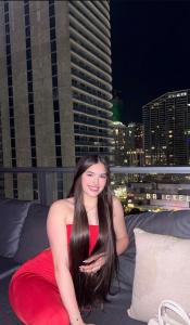 677261537: Chica busca chico en Valencia