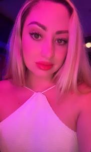 687526279: Chica busca chico en Valencia