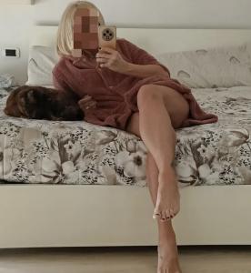 643434173: Chica busca chico en Navarra