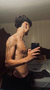 613580704: Chico busca chica en Barcelona