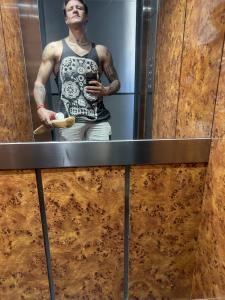 637007757: Chico busca chica en Madrid