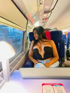 631680443: Chica busca chico en Sevilla