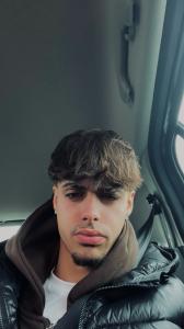 613580704: Chico busca chica en Barcelona