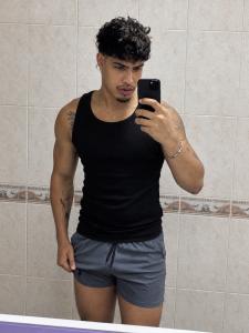 617950806: Chico busca chica en Sevilla