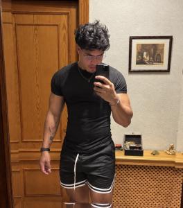 617950806: Chico busca chica en Sevilla