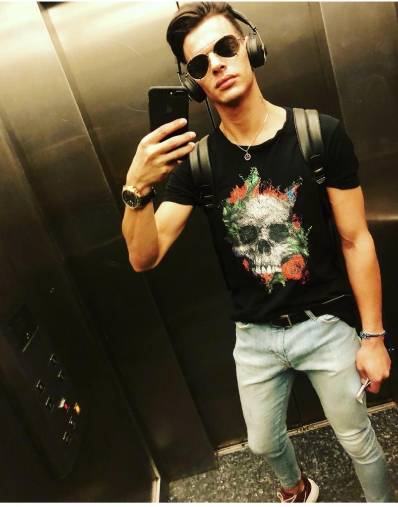 672136230: Chico busca chica en Sevilla