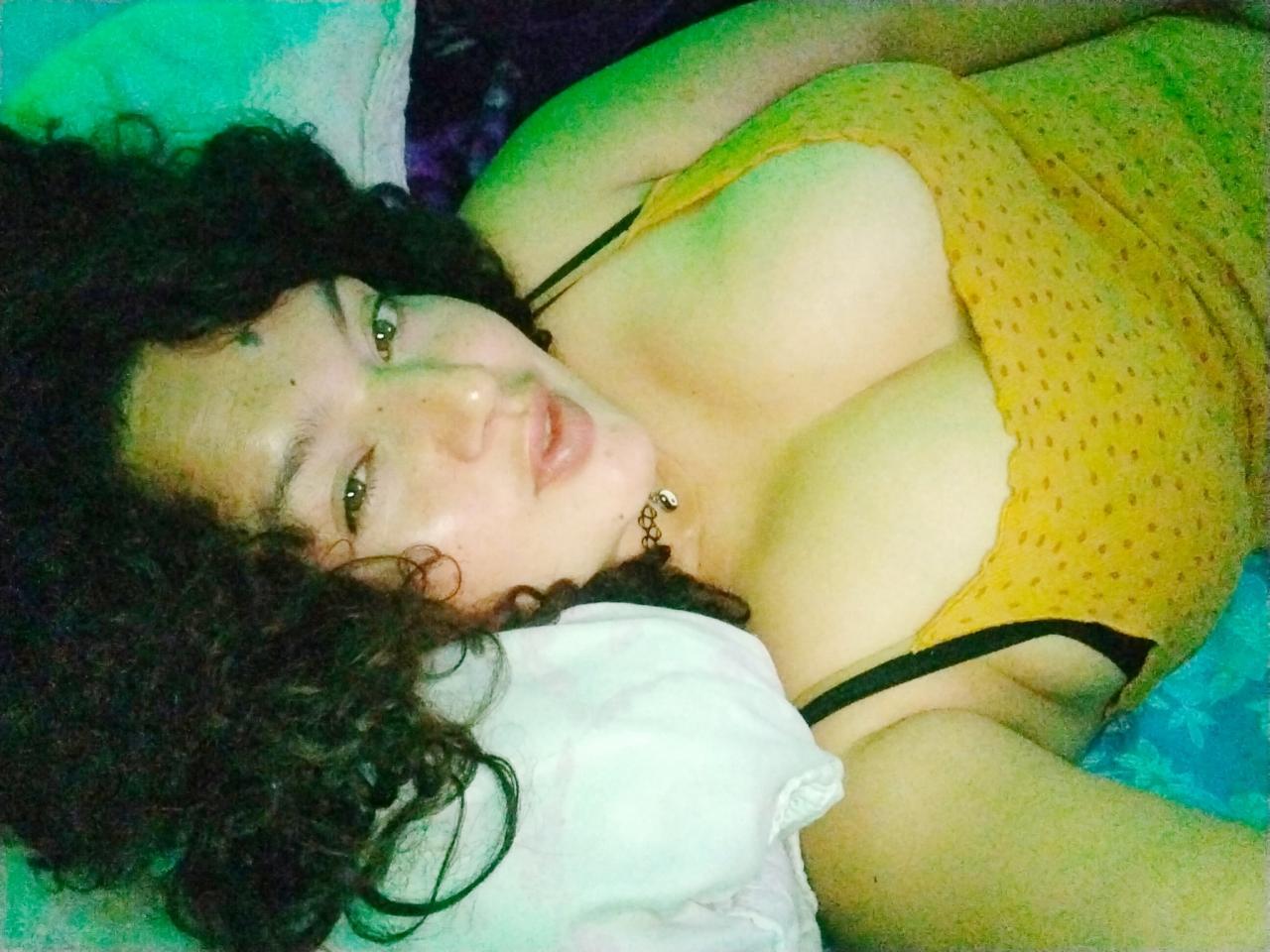 672566373: Chica busca chico en Lérida