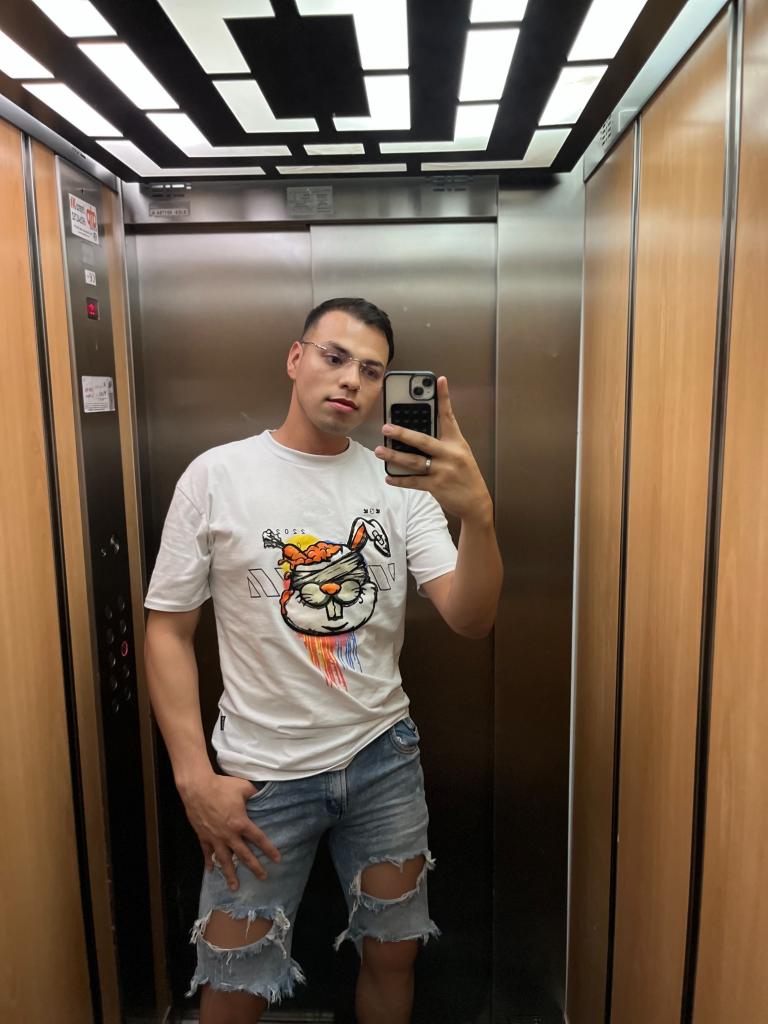 662573687: Chico busca chica en Valencia