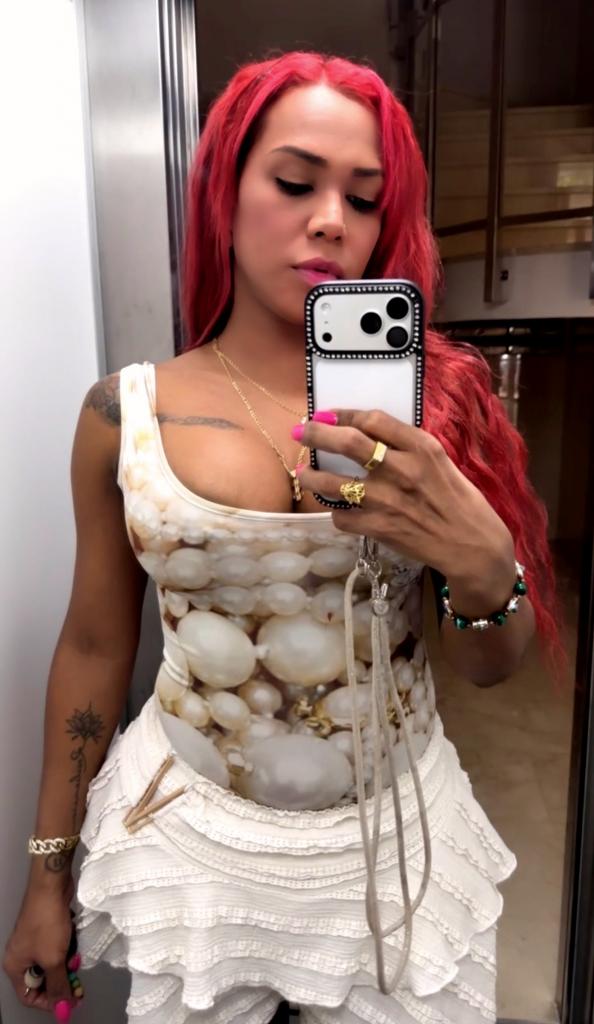 663562436: Travesti en Valencia