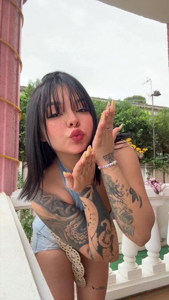 645266867: Chica busca chico en Barcelona
