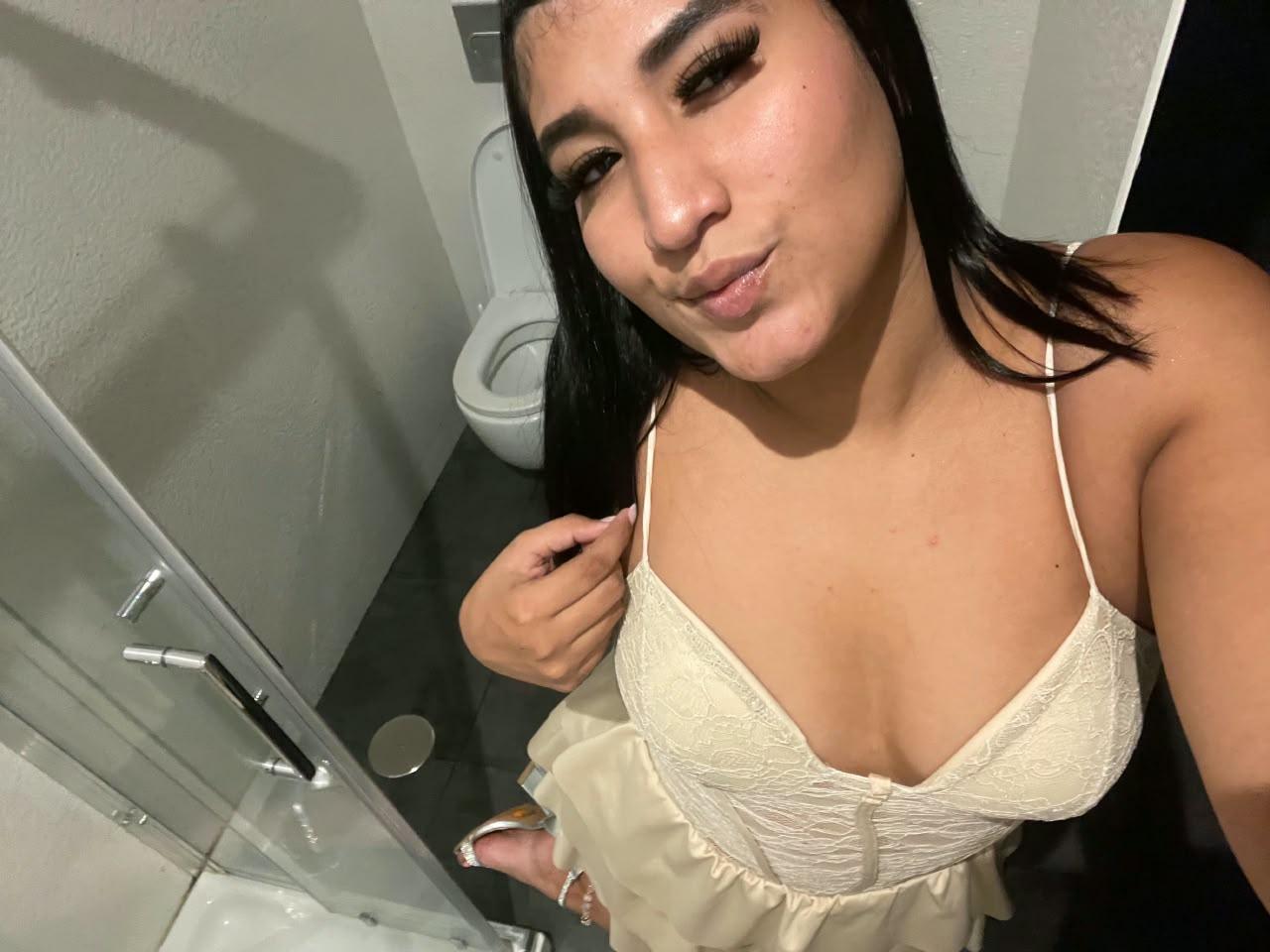 613655865: Chica busca chico en Barcelona