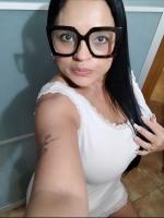 614558343: Chica busca chico en Gerona