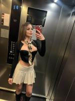 631518134: Chica busca chico en Gerona