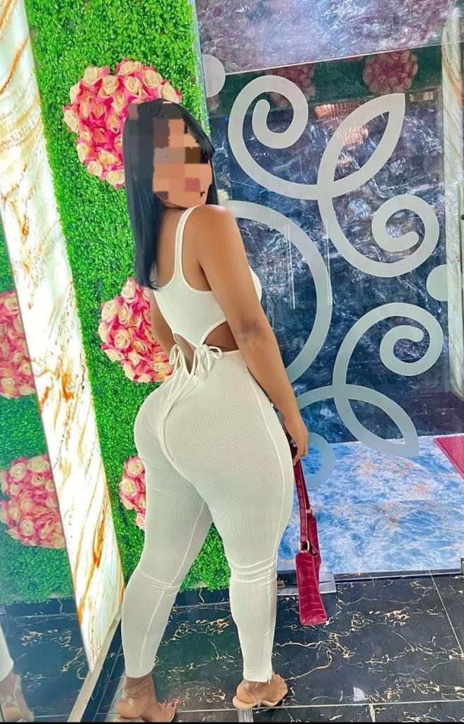 Chica busca chico en Almería: 
