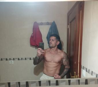 Chico busca chica en Sevilla: 
