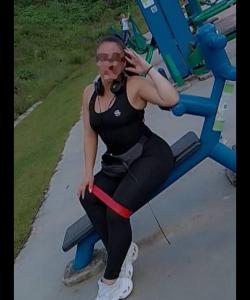 635234570: Chica busca chico en Barcelona