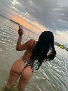 Chica busca chico en Almería: Chica busca chico
