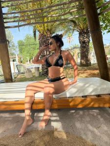 Chica busca chico en Ibiza: 