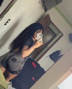 Chica busca chico en Almería: Chica busca chico