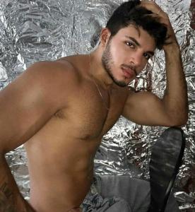 606308500: Chico busca chica en La Coruña