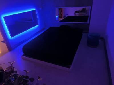 614773981: Chica busca chico en Sevilla