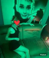 643475583: Chica busca chico en Valencia