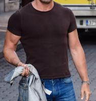 628197053: Chico busca chica en Sevilla