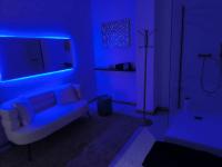 614773981: Chica busca chico en Sevilla