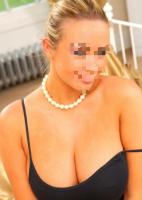 697723159: Chica busca chico en Barcelona