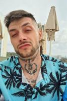 613218116: Chico busca chica en Sevilla