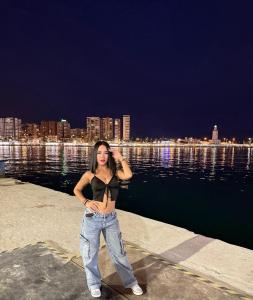 647979341: Chica busca chico en Madrid