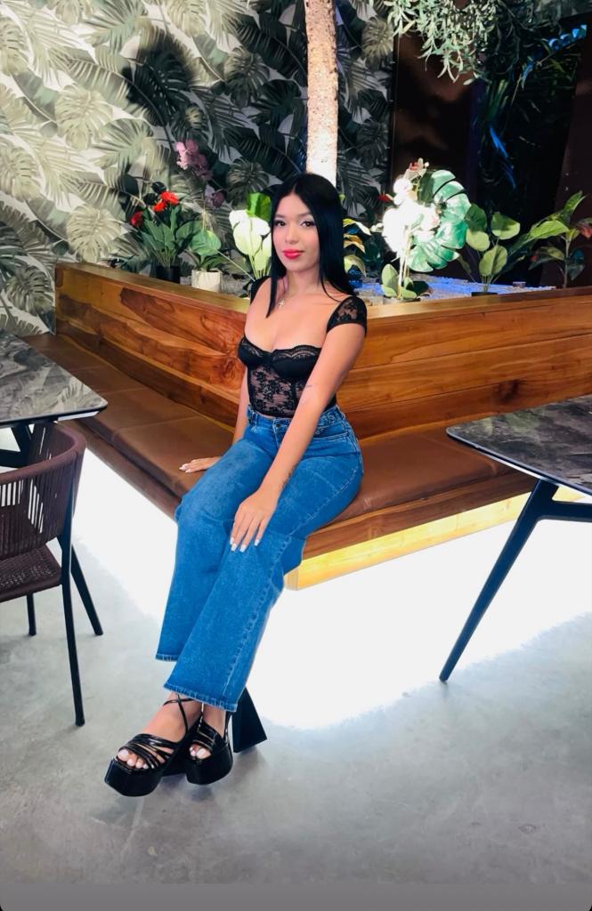 Chica busca chico en Almería: 