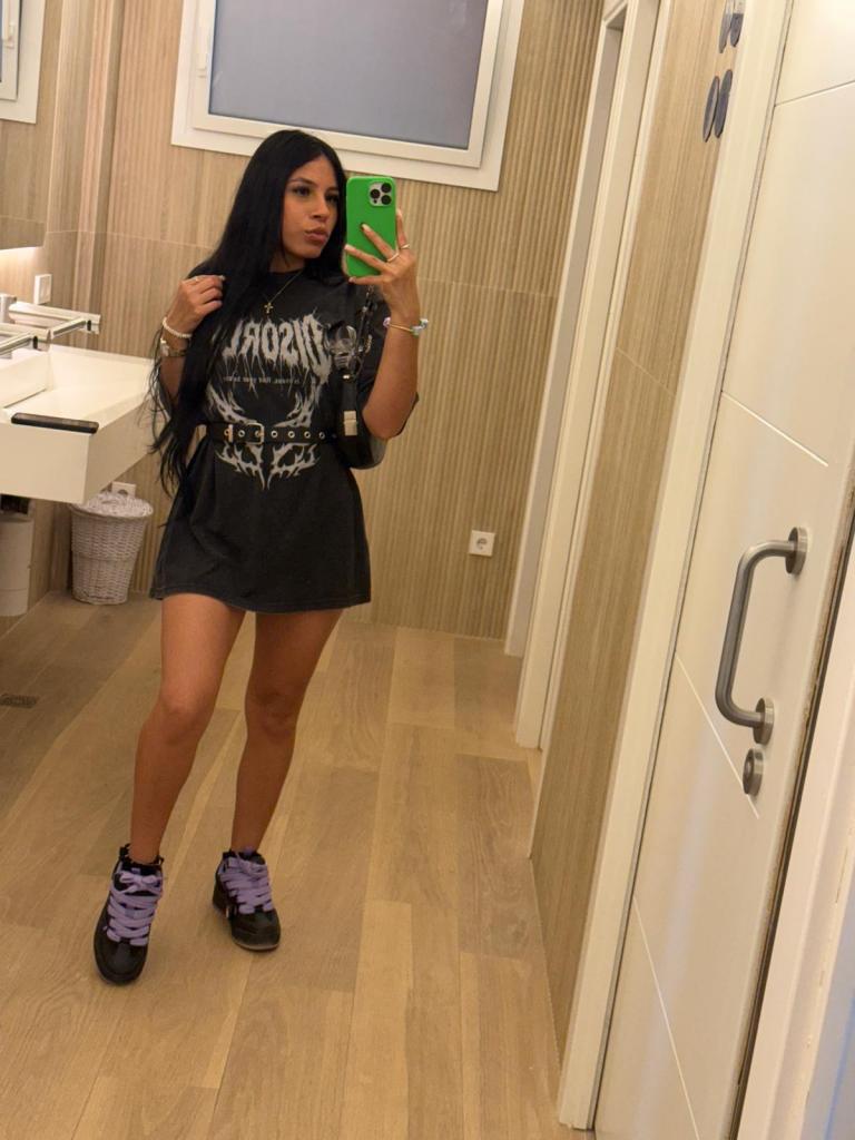 Chica busca chico en Almería: 