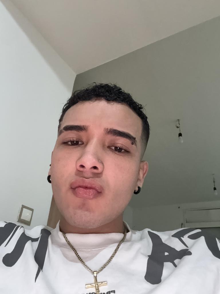 Chico busca chica en Tarragona: 