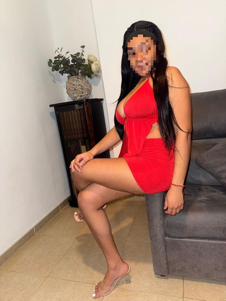 Chica busca chico en Alicante: Chica busca chico