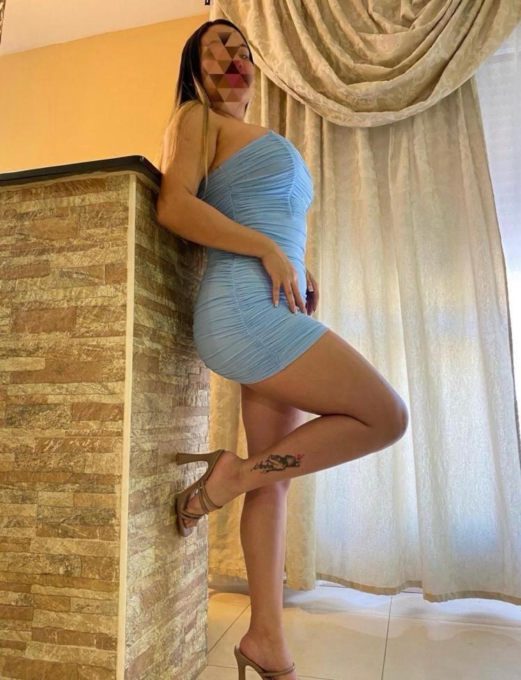 635869238: Chica busca chico en Barcelona