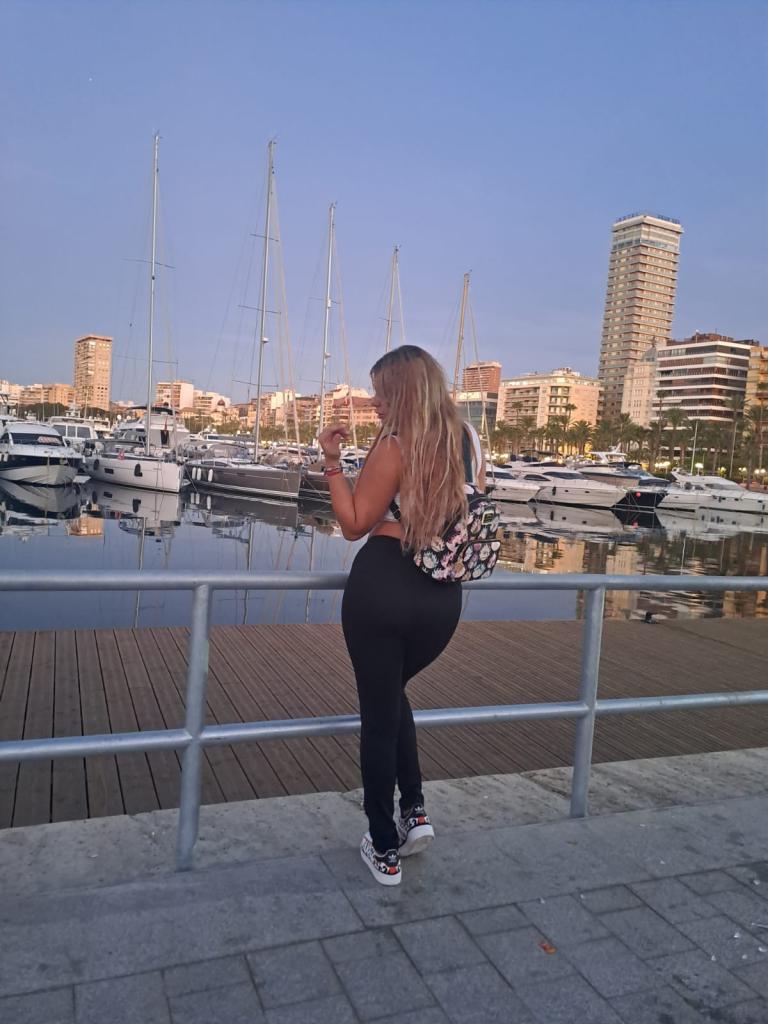 Chica busca chico en Granada: 