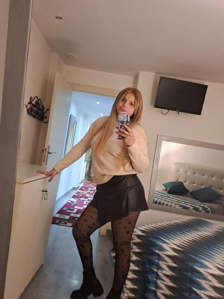 Chica busca chico en Granada: 