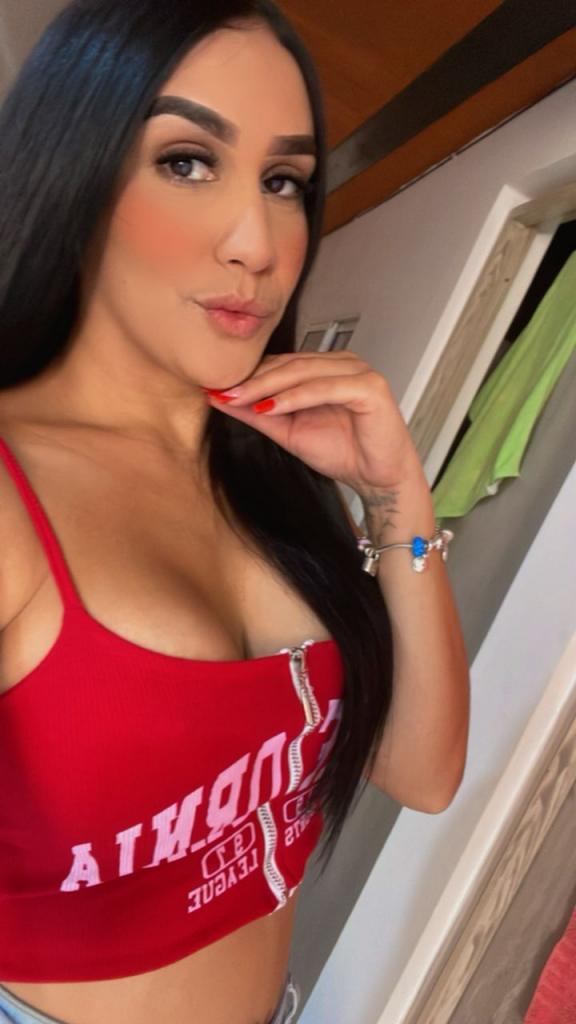 Chica busca chico en Málaga: Chica busca chico