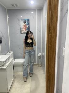 674988319: Chica busca chico en Ibiza