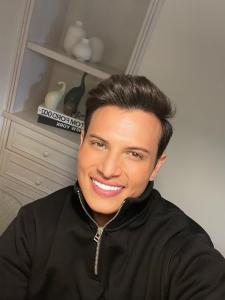 692972990: Chico busca chica en Valencia