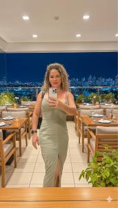 653980398: Chica busca chico en Orense