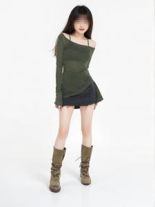 677270276: Chica busca chico en Valencia