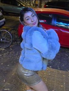 664464494: Chica busca chico en Barcelona